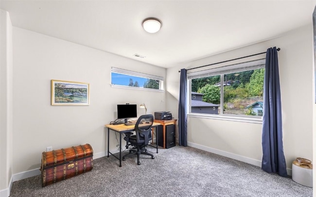 Building Photo - 697 Chuckanut Dr N