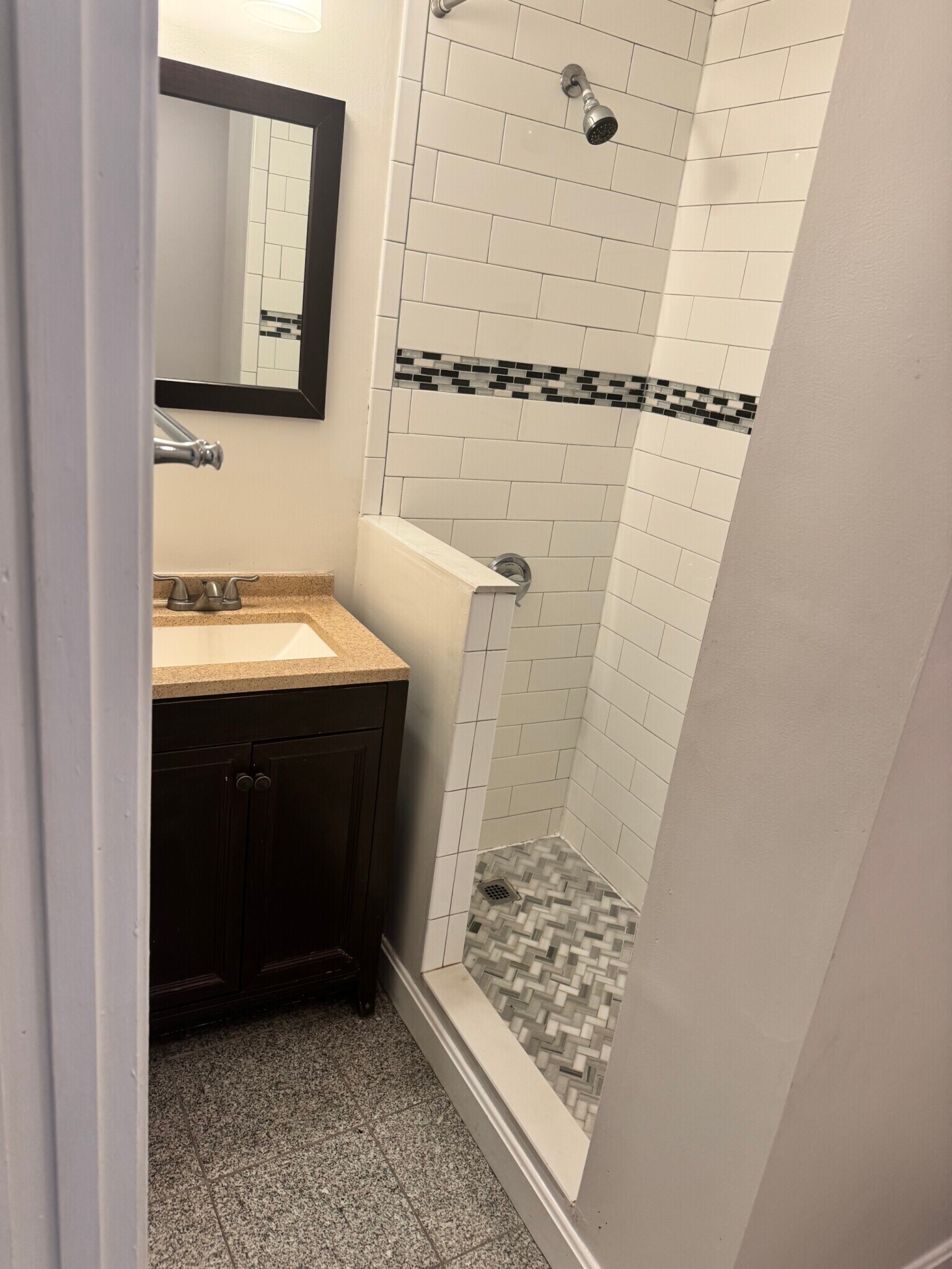 Building Photo - 70 Joy St