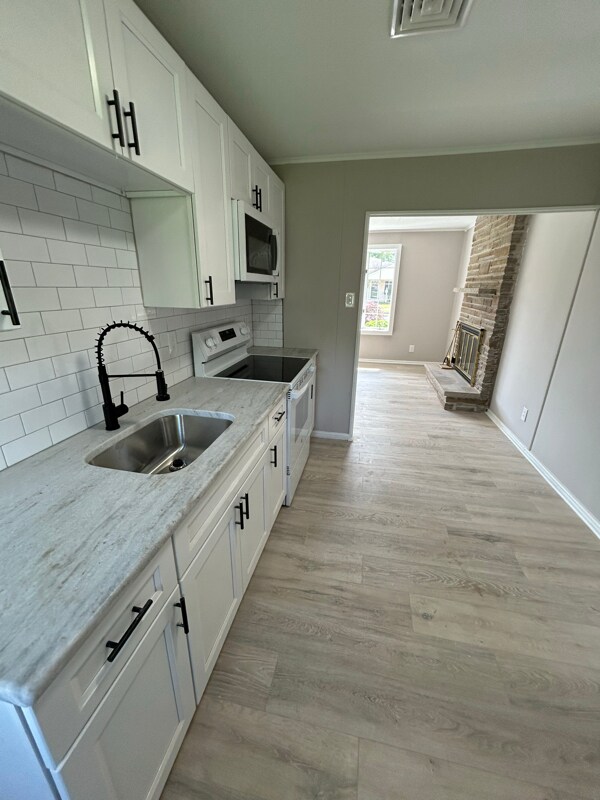 Building Photo - 104 Elmwood Rd