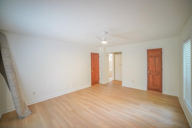 Building Photo - 2020 Cynthia Dr
