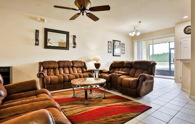 Building Photo - 2643 Old Kent Cir