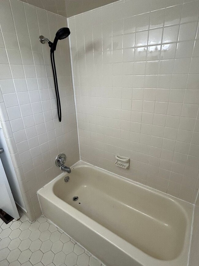 Building Photo - 4762 Trenton Dr