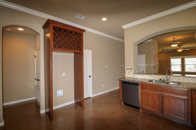Building Photo - 3125 Silver Saddle Dr