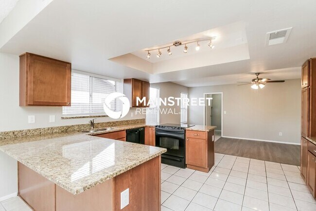 Building Photo - 3 Bedroom Pet-Friendly Home in Chandler, AZ with Main Street Renewal