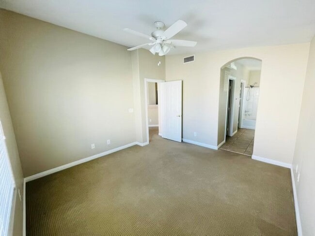 Building Photo - Tom Noon Condo