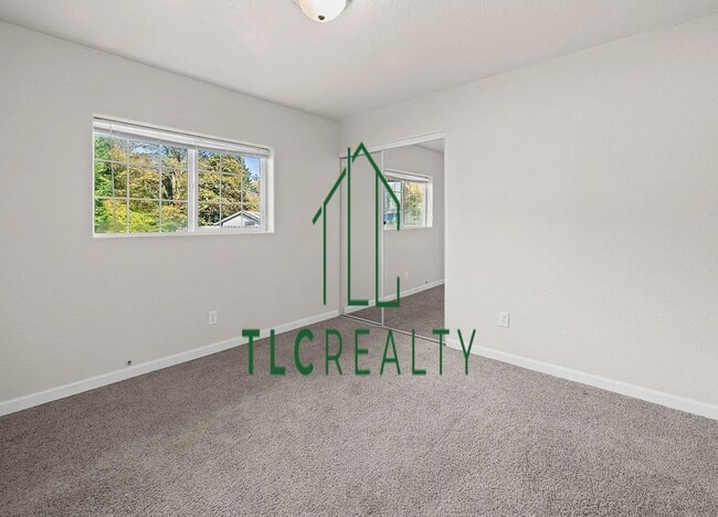 Building Photo - Beautiful Home on Corner Lot