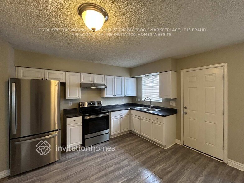 Building Photo - 7030 N Lamar St