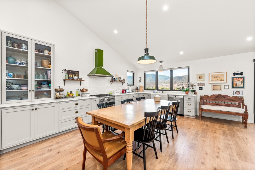 Building Photo - 2474 Barbara Dr