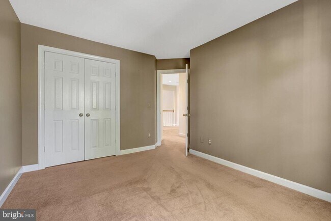 Building Photo - 47001 Smithwood Ct