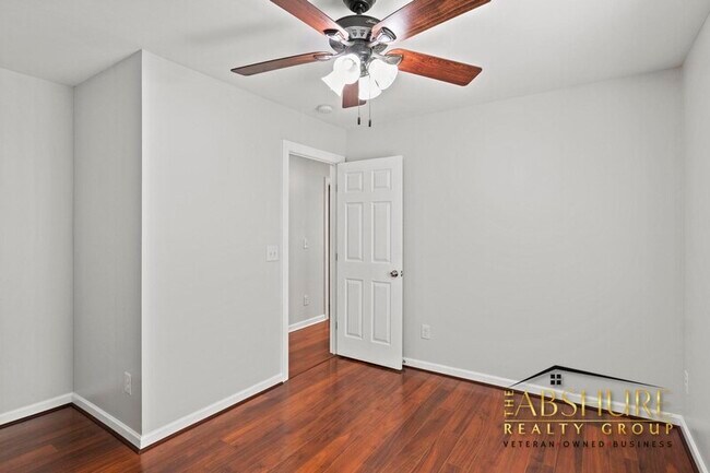 Building Photo - 3704 Hinton Grove Pl