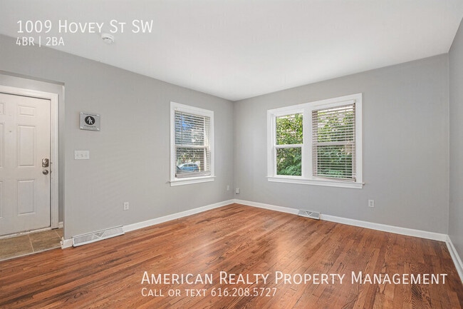 Building Photo - 1009 Hovey St SW