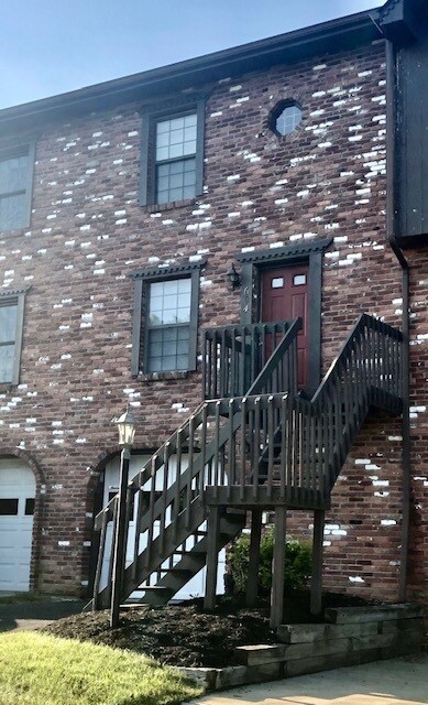Building Photo - 604 Sunset Cir