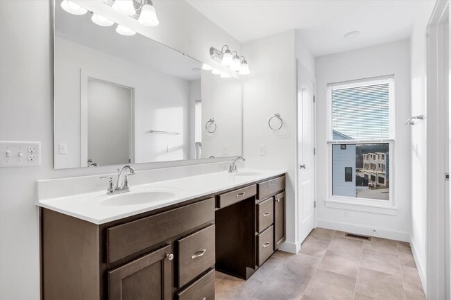 Building Photo - 304 Indigo Ct