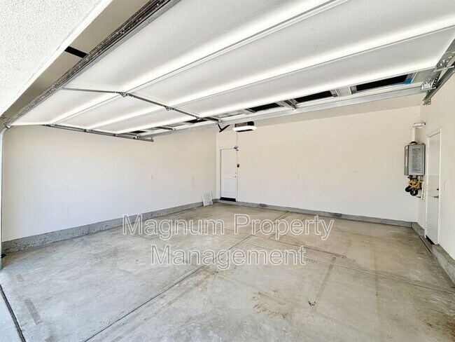 Building Photo - 34390 Coconut Cir