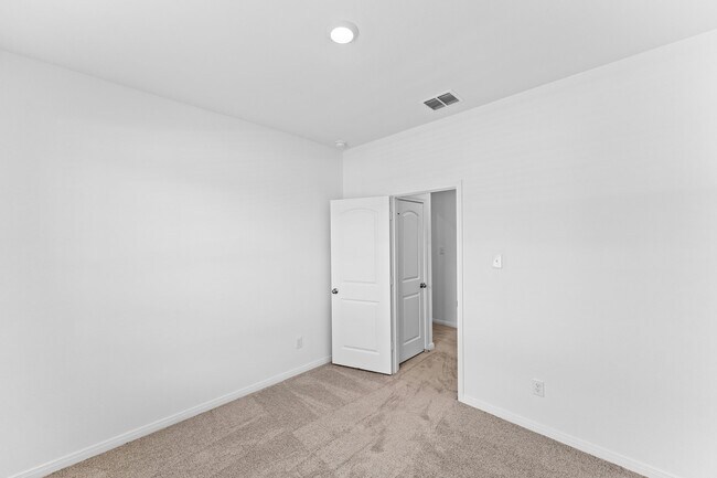 Building Photo - 1139 Amy Dr