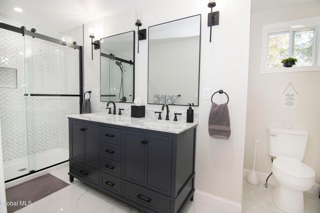 Building Photo - 4 Van Buren St