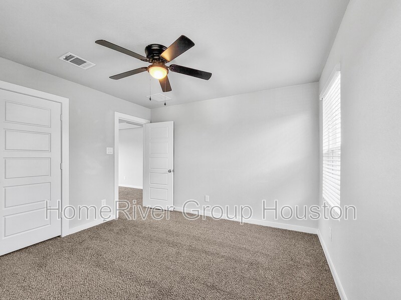 Building Photo - 18815 Chisholm Mdws Dr