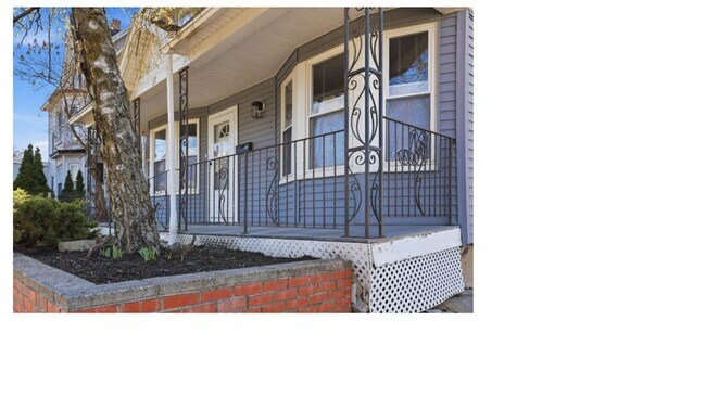 Building Photo - Single-Family House