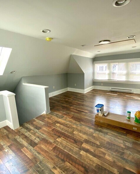 Apartment B. Master bedroom with skylight. Second floor. - 605 Beechwood Ave