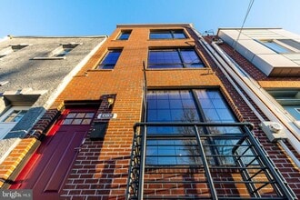 Building Photo - 412 Sepviva St