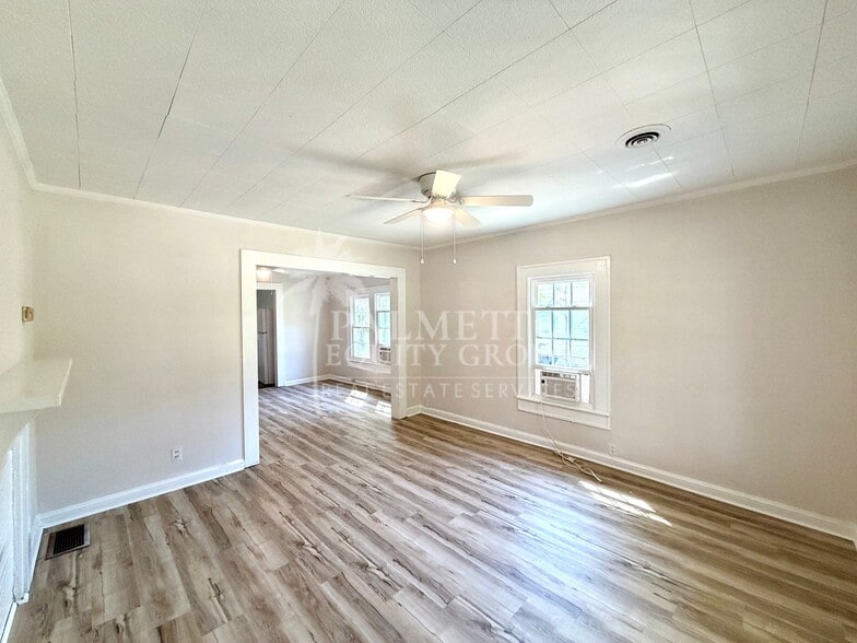 Building Photo - 3414 Summit Ave