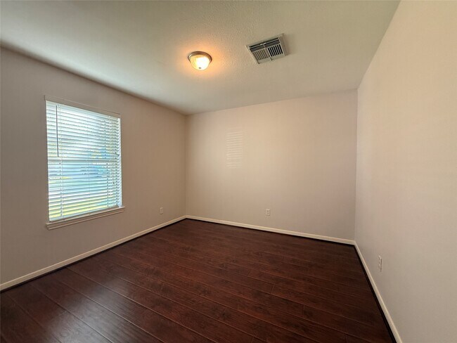 Building Photo - 5935 Wildbriar Ln