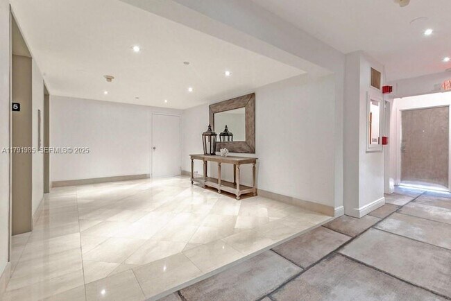 Building Photo - 575 Crandon Blvd