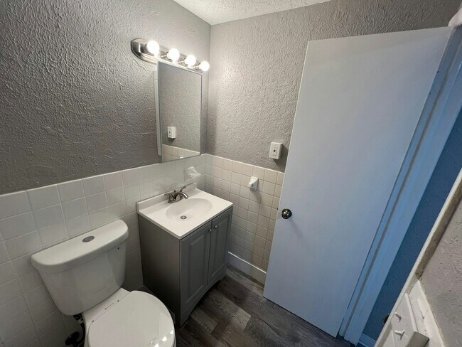 Building Photo - 13430 Euclid Ave