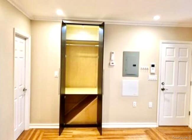 Building Photo - 99-15 Ascan Ave