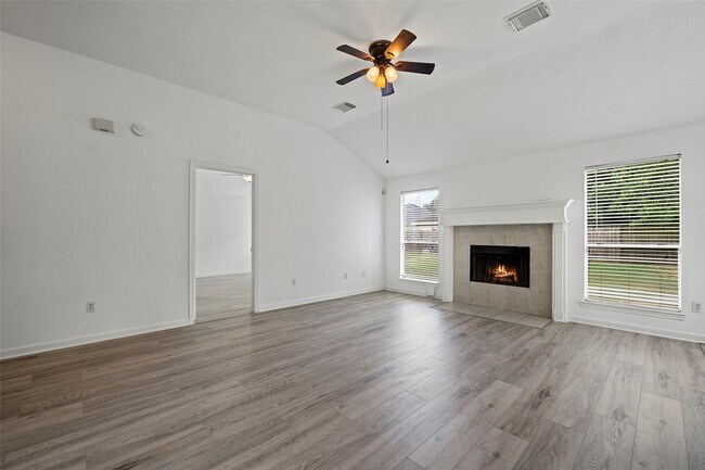 Building Photo - 21055 Southern Colony Ct