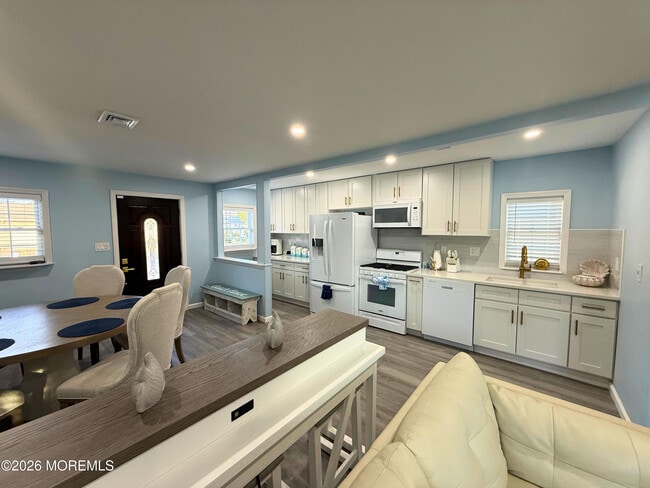 Building Photo - 170 Cherry Quay Rd