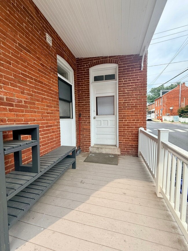 Building Photo - 326 S Christian St
