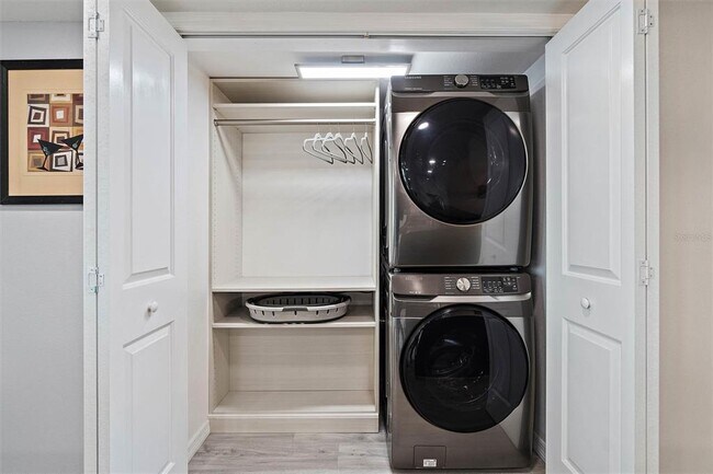 Building Photo - 19111 Vista Bay Dr