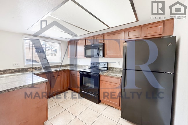 Building Photo - 2Bed/1.5Bath Townhome at Glendale/43rd Ave! $399 MOVE-IN SPECIAL! Ready for Immediate Move-In!