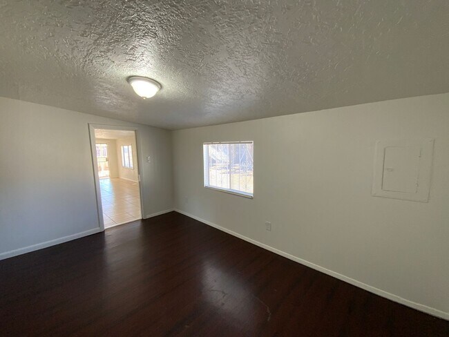 Building Photo - 5 Bedroom Single Story Home Available Near Snow Vista Blvd SW & Gibson Blvd!