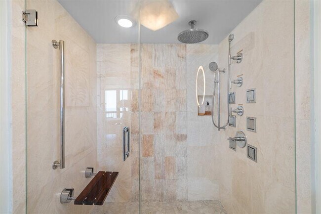 Building Photo - 510 N Ocean Blvd