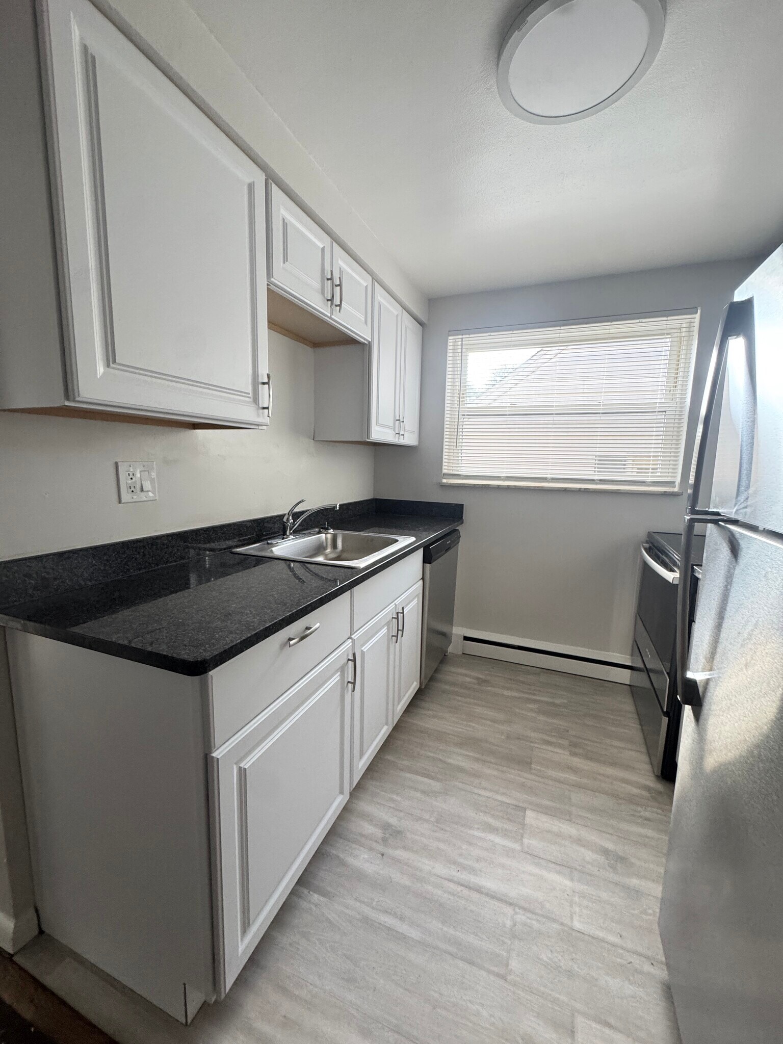 Kitchen 2 - 4191 Hoffman Ave