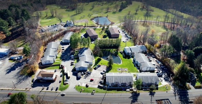 Building Photo - Emerald Pond Estates | 2 bedroom, 1 Bathro...