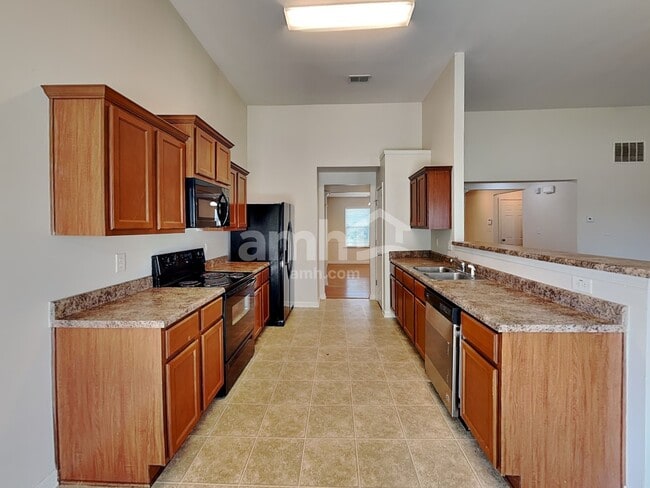 Building Photo - 975 Donington Cir