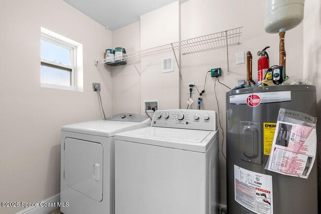 Building Photo - 722 Granada St