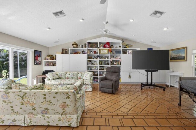 Building Photo - 19570 Trails End Terrace