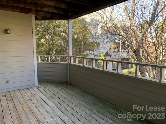 Building Photo - 2519 Stockbridge Dr