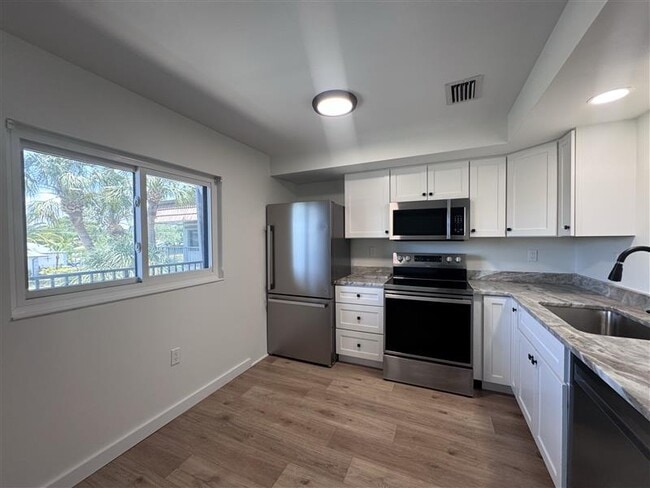 Building Photo - 1258 Barbara Dr