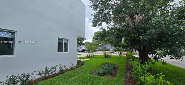 Building Photo - 141 NW 11th St