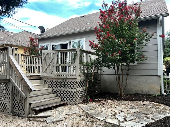 Building Photo - 1310 E 3rd St