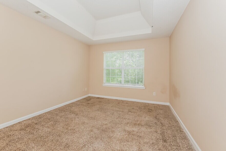 Building Photo - 369 Kentwood Springs Dr