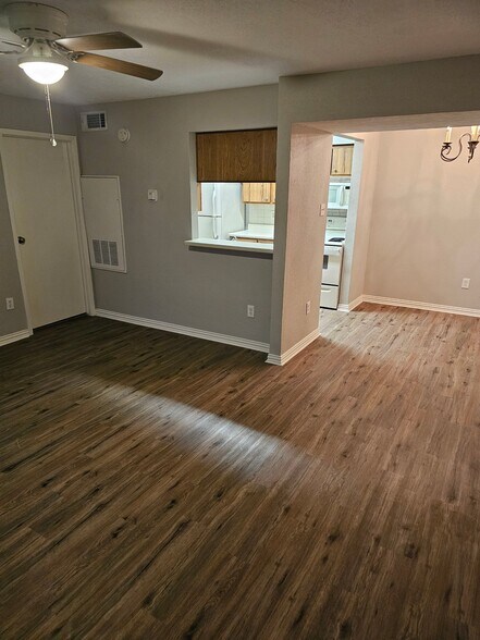 Building Photo - 18519 Egret Bay Blvd