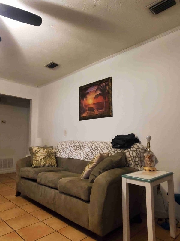 Building Photo - 4984 Pine Cone Ct