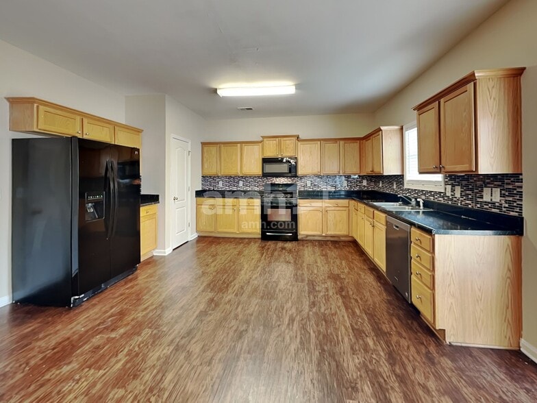 Building Photo - 17 Brookvalley Ct W