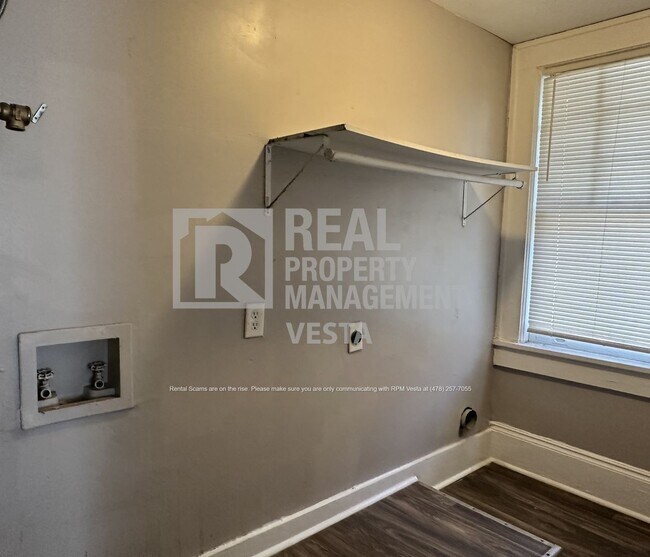 Building Photo - 2697 Napier Ave